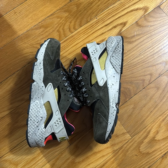Nike Huaraches - Picture 3 of 3